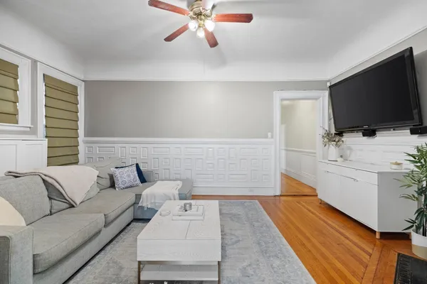 259 BEACON ST 23