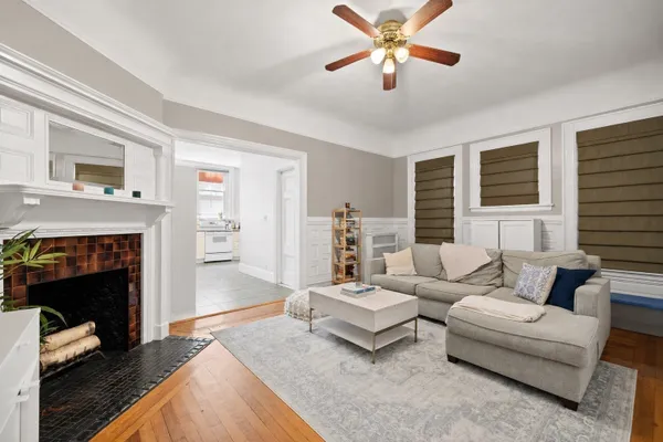259 BEACON ST 23