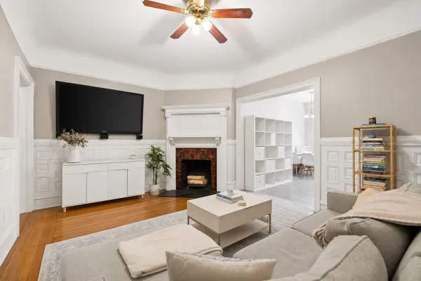 259 BEACON ST 23