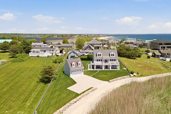 3 RICHMOND POND LN