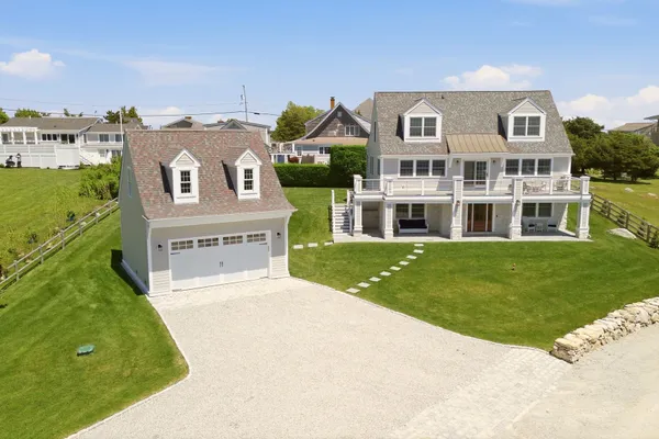 3 RICHMOND POND LN