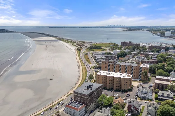 285 LYNN SHORE DR 402