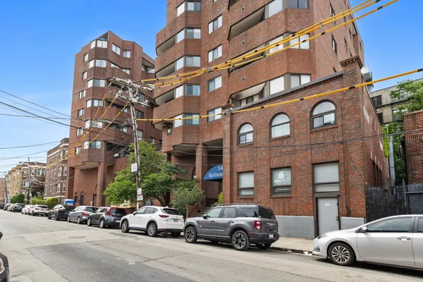 147 KELTON ST 510