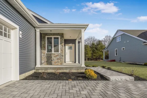 49 SOPHIA DR