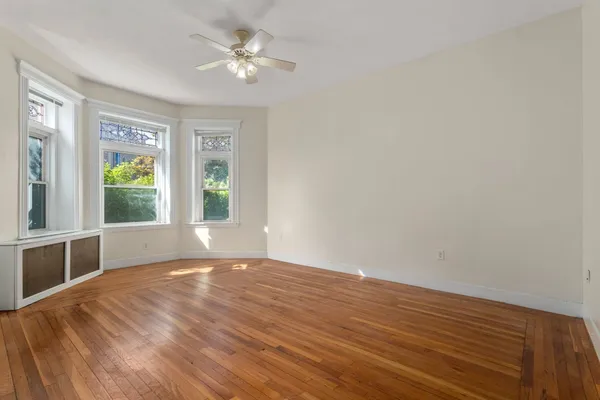 1109 BOYLSTON ST 4