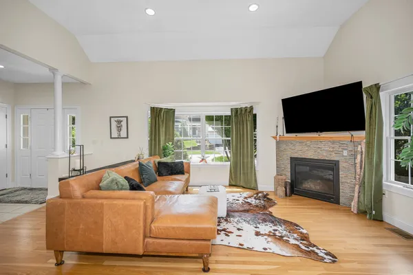 2 CHARLES RIDGE RD A