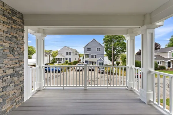 36 COLONIAL RD
