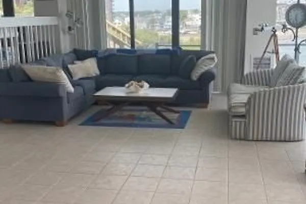 30 OCEANSIDE DR 30