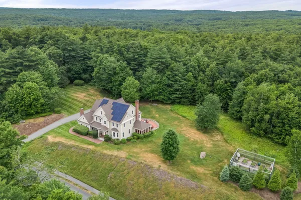 35 HOUGHTON LN