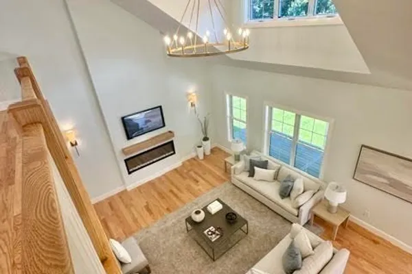 296 CASTLE RD