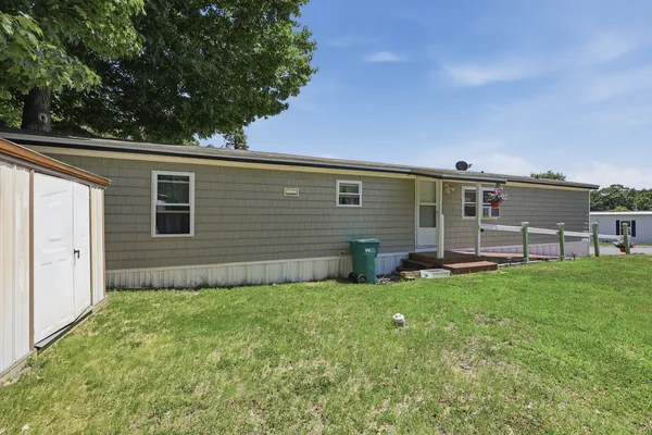 83 CLARK RD 22