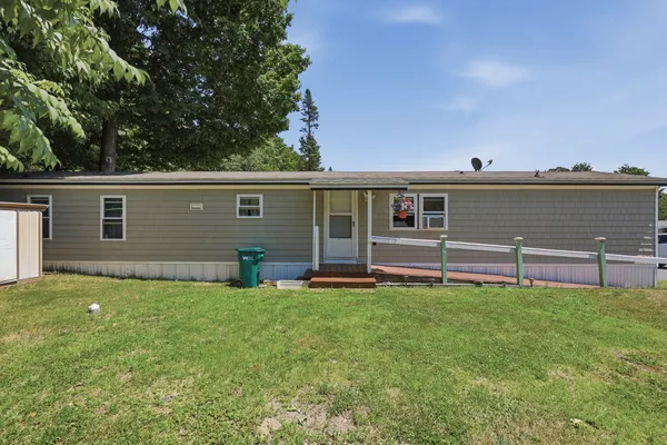 83 CLARK RD 22