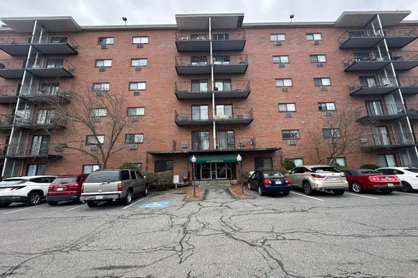 1321 WORCESTER RD 612