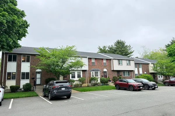 399 POND ST D1