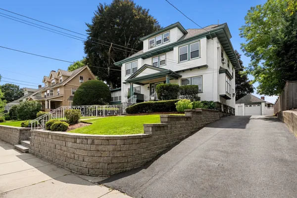 32 SAGAMORE AVE