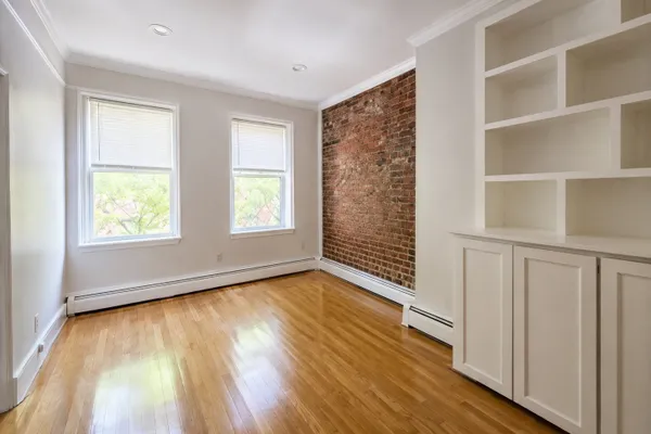 61 PHILLIPS ST 3