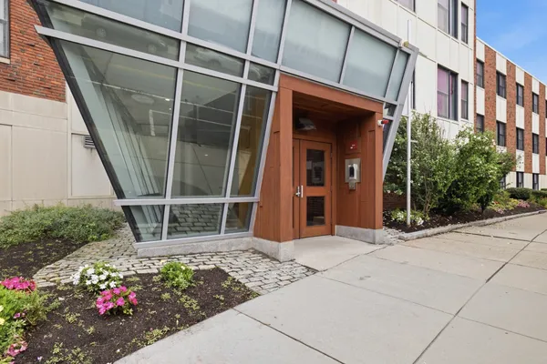 99 CHESTNUT HILL AVE 307