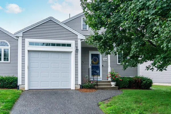 304 VILLAGE LN 304