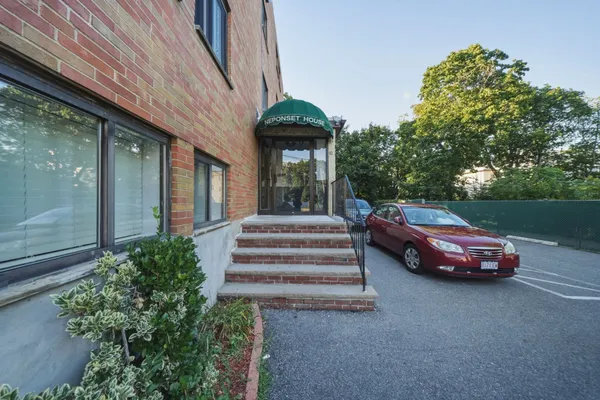 10 COFFEY ST 25