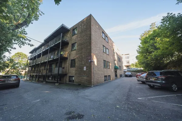 10 COFFEY ST 25