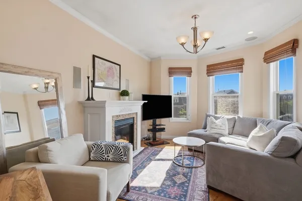 22 PARK ST 3