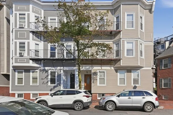 22 PARK ST 3