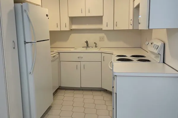 206 ROCK ST M5