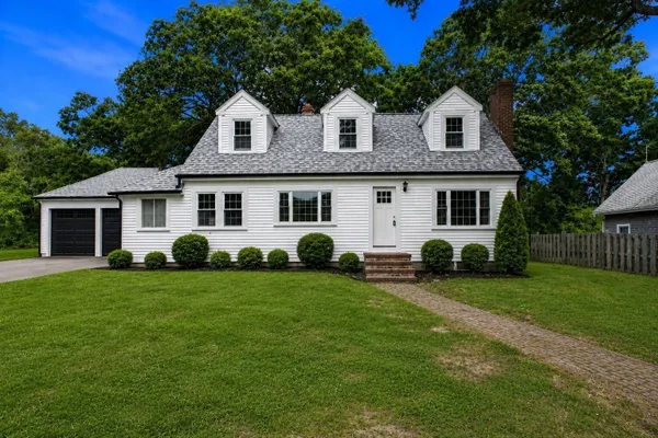 17 WINTHROP RD