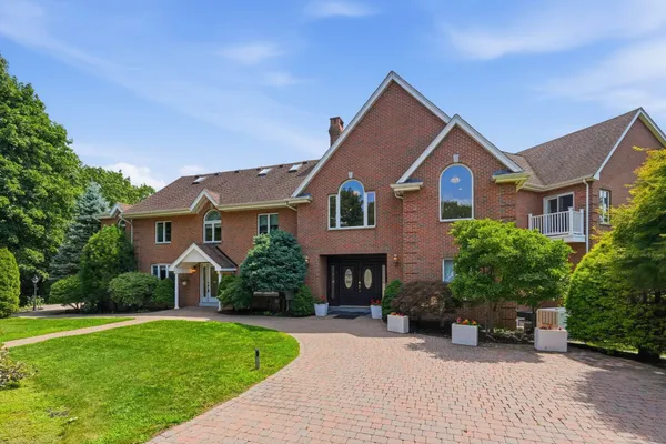 90 MOUNTWOOD RD