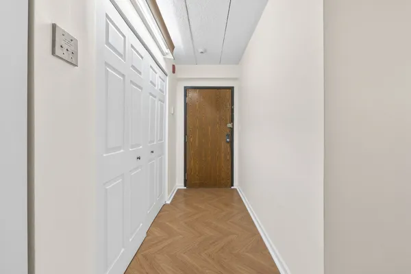 180 GREEN ST 406