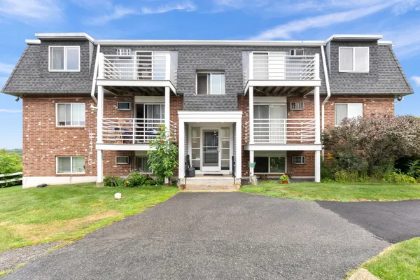 145 ESSEX AVE 405