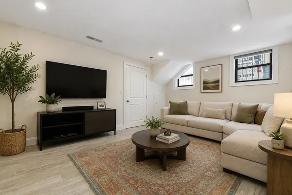 111 MAVERICK ST 1