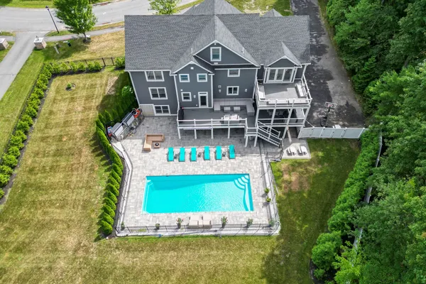 20 LISA LN