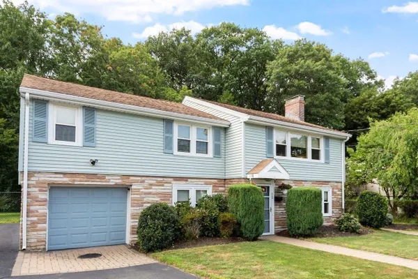 12 MANSFIELD ST