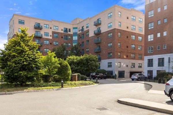 175 COTTAGE ST 214