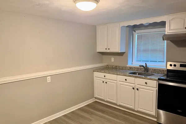 111 OLD MEETINGHOUSE RD 111