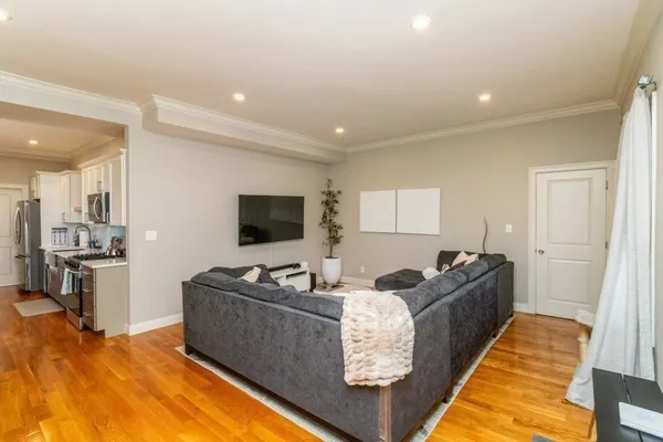 189 SHIRLEY ST 1