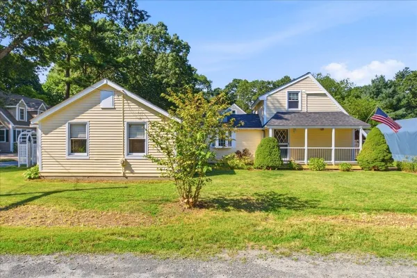 2 BARTLETT AVE