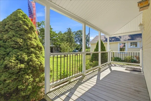 2 BARTLETT AVE