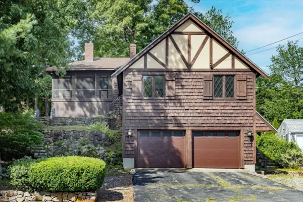 43 LEDGEWOOD DR