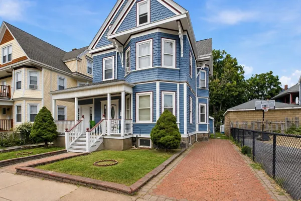 1 DAYTON ST