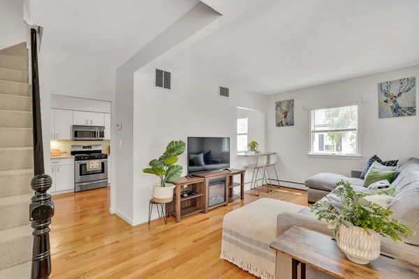 73 DELL AVE 73