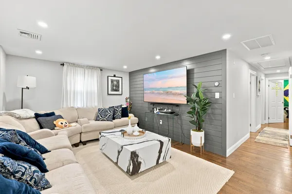 161 SUMMER ST
