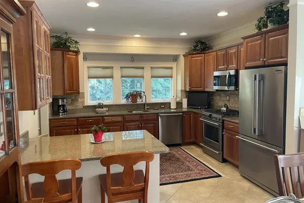 12 MCNEIL CIR 12