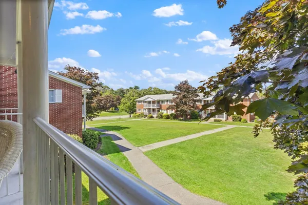 25 BAYBERRY DR 3