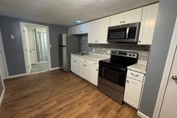 169 S ST 11