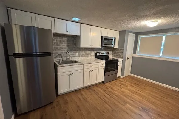 169 S ST 11