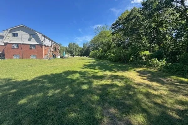 169 S ST 11