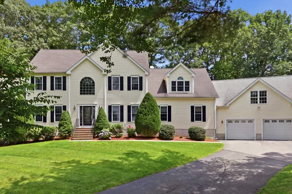 8 KAREN LN
