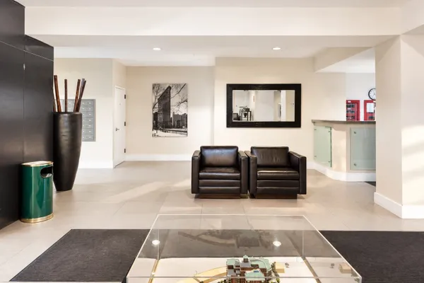 15 N BEACON 303